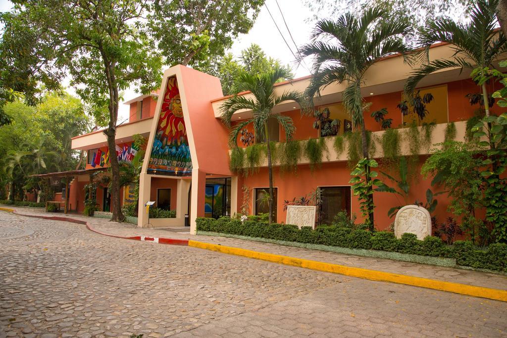 Hotel Maya Tulipanes Palenque Eksteriør billede